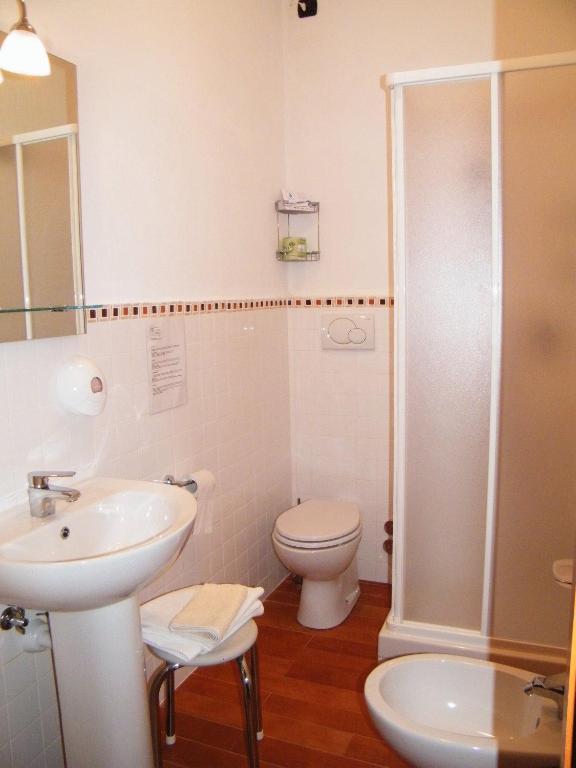 Albergo Amici Varese Ligure Habitación foto